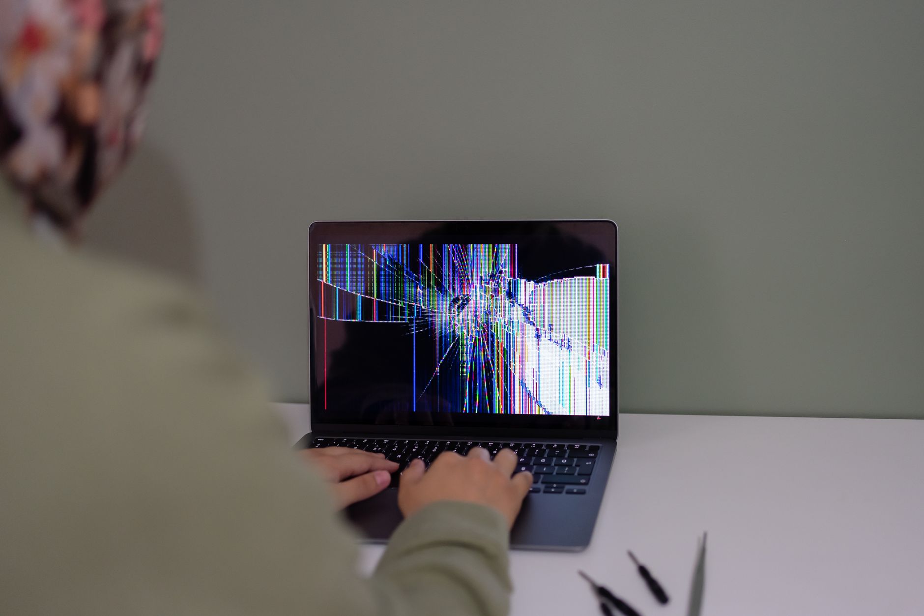 Troca de Tela de Notebook em Londrina: Quanto Custa e Quando Substituir